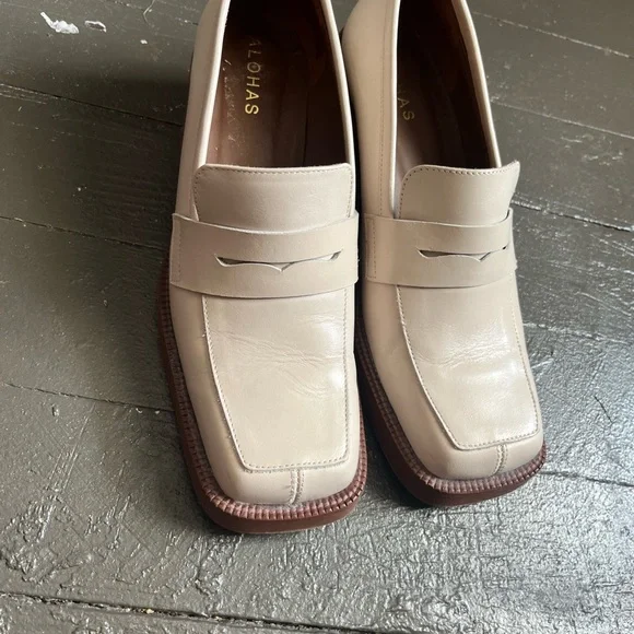 ALOHAS Cream Leather Block Heel Loafers - Picture 2 of 9